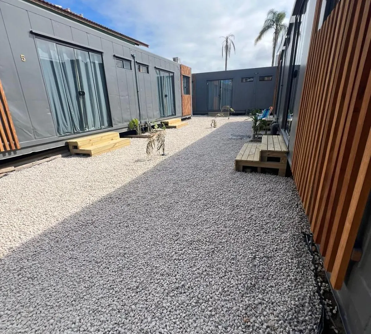 Kitnet Container Preco Acessivel Para Verao Em Bombinhas 400 Mt Da Praia酒店 胶囊旅馆